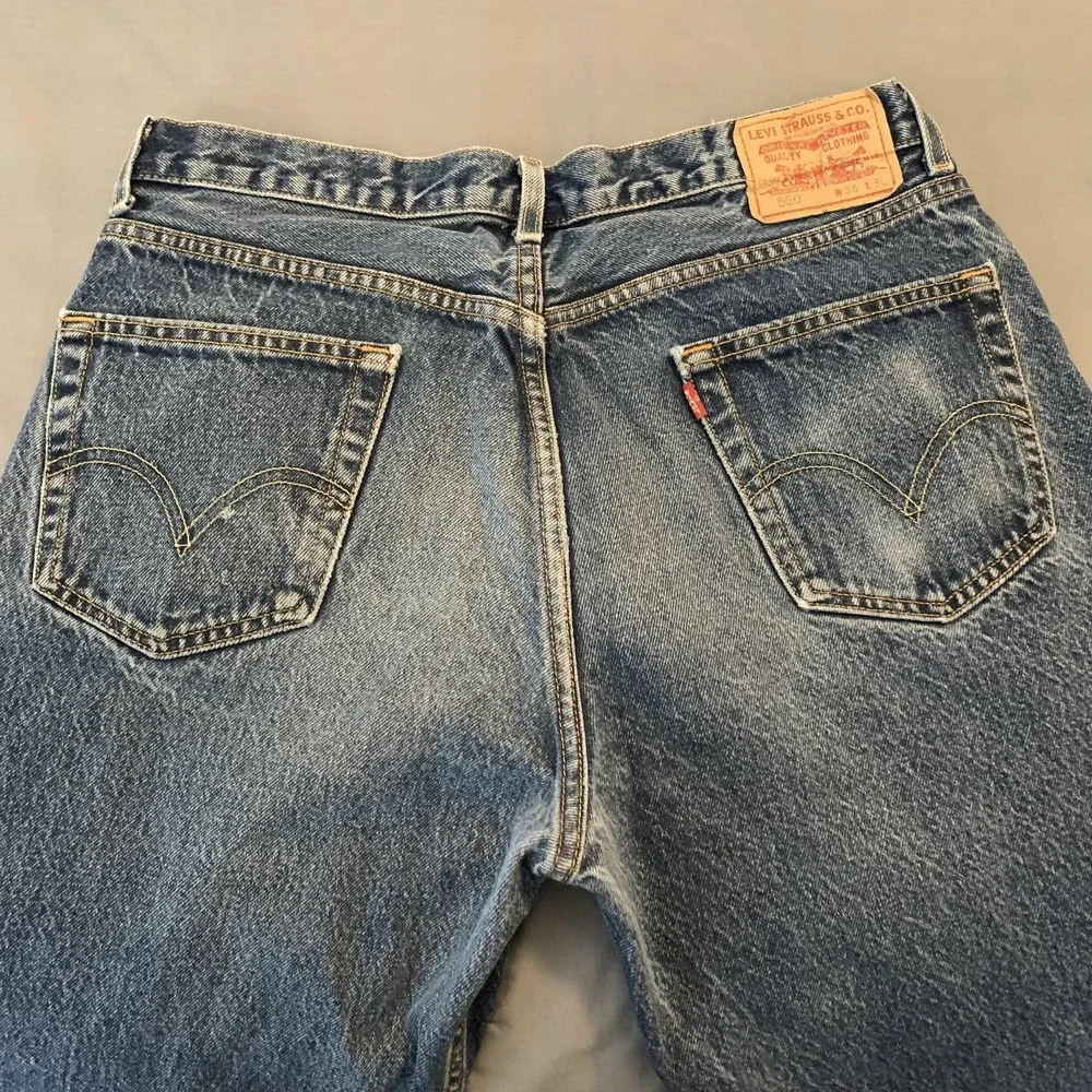 Levis 550 Jeans Mens 35x29 Blue Relaxed Fit‎ Tapered Leg Denim Distressed Pants